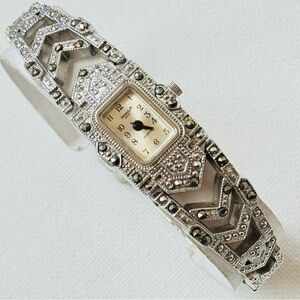 Vintage Mondu Japan Marcasite Small Face Women's Bracelet Watch Silver